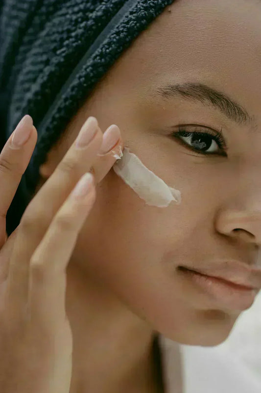 If you’re interested in estriol or estrogen face creams, there’s so much to discover. From how estrogen face creams work to the best natural alternatives, here’s everything you need to know.